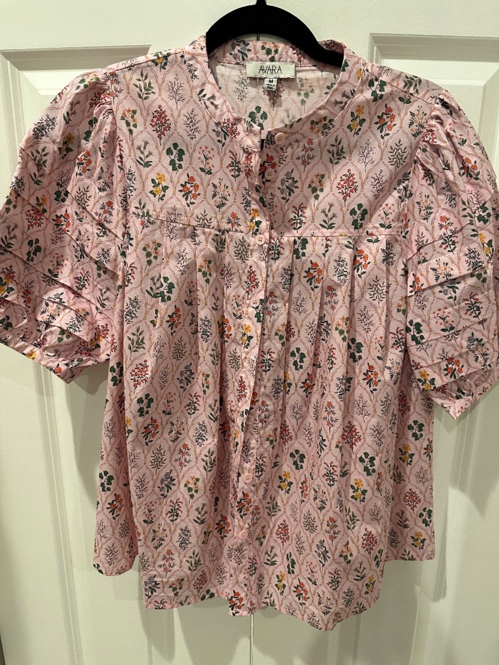 AVARA Beautiful Pink Floral Top